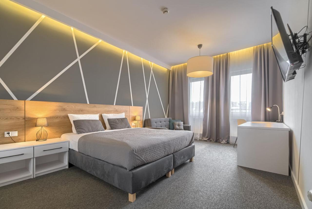 Park Hotel บิดกอชซ์ ภายนอก รูปภาพ