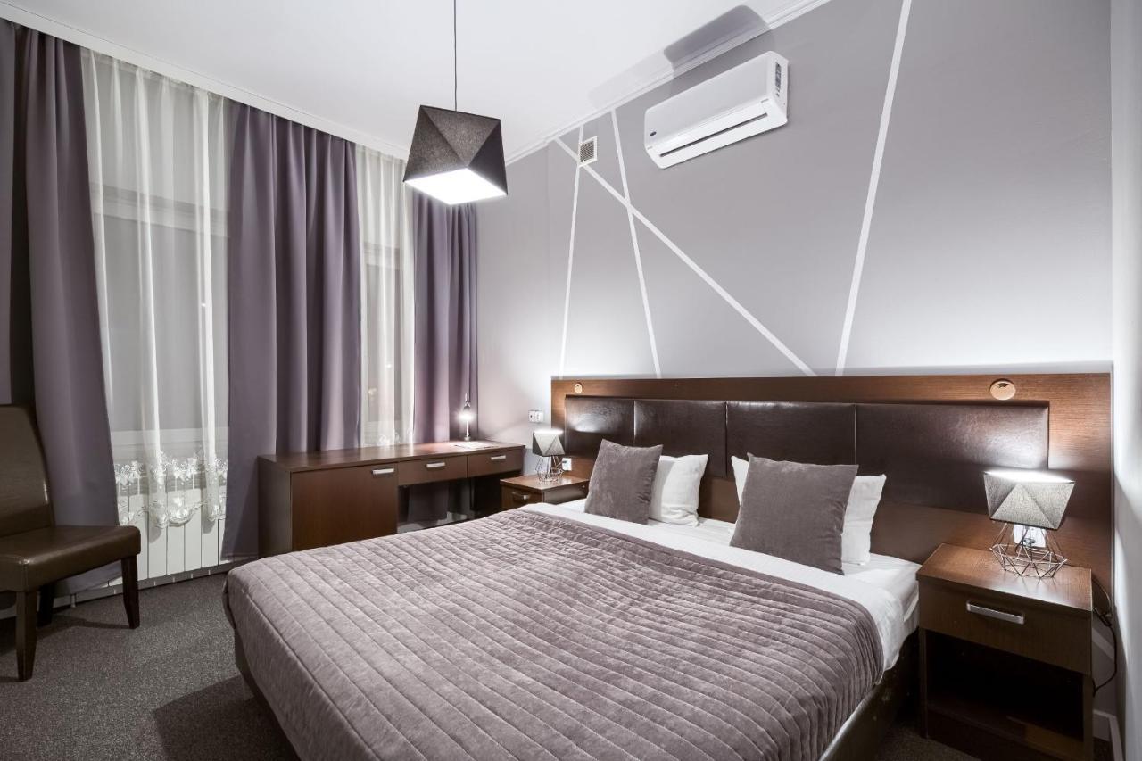 Park Hotel บิดกอชซ์ ภายนอก รูปภาพ